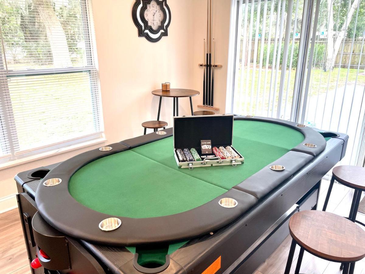 Plush Sheets, Games!, Huge Backyard, Massage Chair Tampa Exterior photo